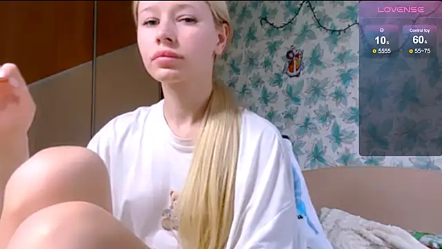 Snapshot of Barbie_Blondie chatting on April 2026 01:39:01 PM Barbie Blondie online show from April 2026 01:39:01 PM