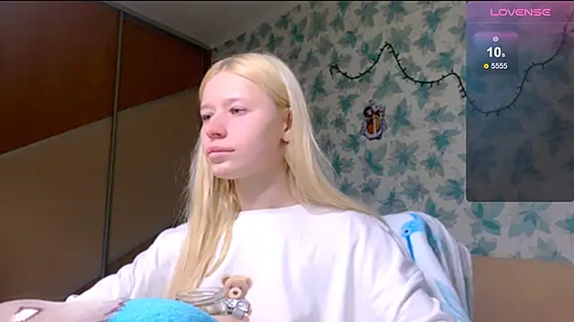 Snapshot of Barbie_Blondie chatting on March 2026 04:30:02 PM Barbie Blondie online show from March 2026 04:30:02 PM