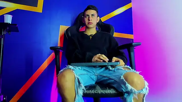 twink scott  online show from November 2025 04:35:02 AM