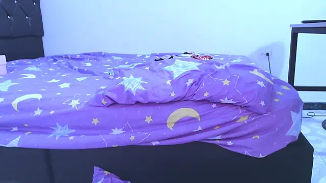 NoaLeon21 online show from January 2026 08:12:02 PM