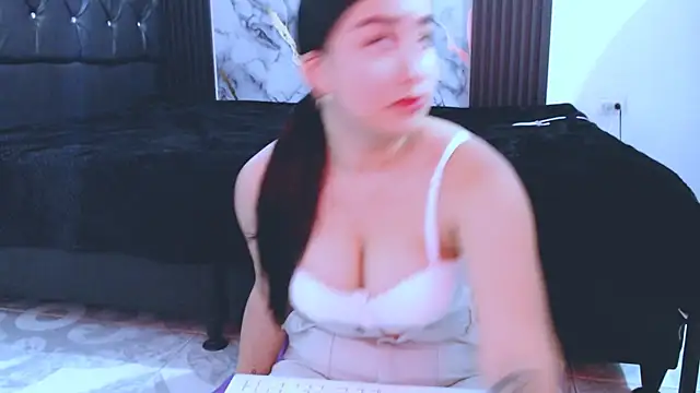 NoaLeon21 online show from February 2026 06:21:01 PM