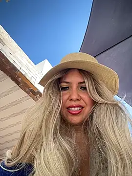 Snapshot of IsaSantoDomingo chatting on November 2025 02:17:02 PM IsaSantoDomingo online show from November 2025 02:17:02 PM