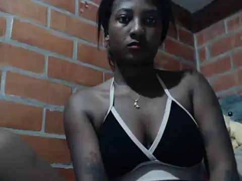 Snapshot of DamarisGreen02 chatting on December 2025 10:53:01 PM DamarisGreen02 online show from December 2025 10:53:01 PM