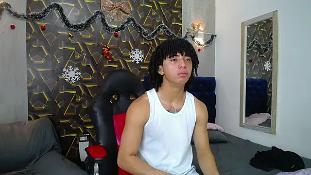 Snapshot of kim_curlyy chatting on January 2026 01:58:02 PM kim curlyy online show from January 2026 01:58:02 PM