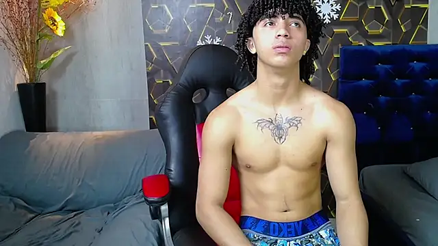 Snapshot of kim_curlyy chatting on January 2026 02:33:01 PM kim curlyy online show from January 2026 02:33:01 PM