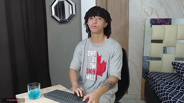 kim curlyy online show from March 2026 01:22:02 PM