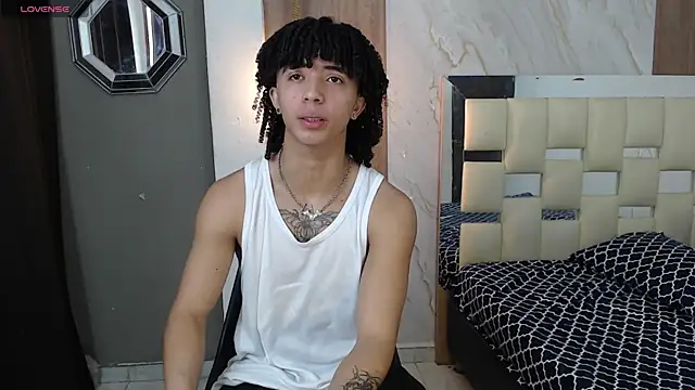 kim curlyy online show from April 2026 01:27:01 PM