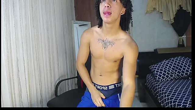 Snapshot of kim_curlyy chatting on February 2026 01:08:01 PM kim curlyy online show from February 2026 01:08:01 PM