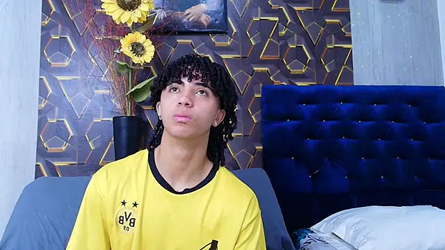 kim curlyy online show from July 2026 03:16:02 PM