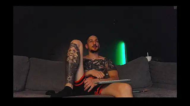 huntingod online show from November 2025 07:36:01 PM