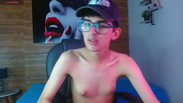 Michaelkoiv online show from December 2025 12:39:01 PM