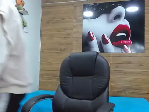 Michaelkoiv online show from December 2025 12:26:01 PM