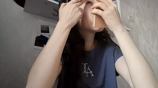 MollyTiger online show from November 2025 03:07:01 AM