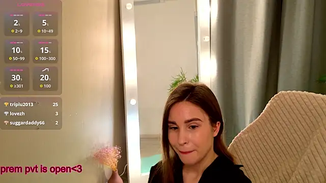 RoyalLina online show from November 2025 10:32:01 PM