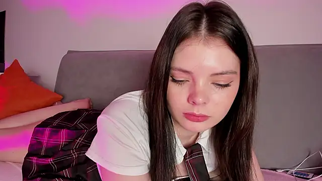 KessyLayssa online show from March 2026 04:25:01 PM