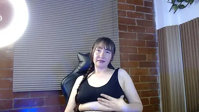 tiffanyrose03 online show from November 2025 01:44:02 PM