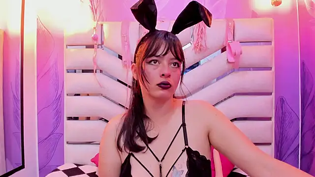 Alien High420 online show from December 2025 06:09:01 PM