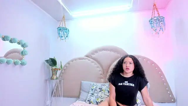 angel star04 online show from December 2025 01:56:01 PM