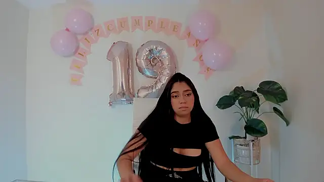 luna cute   online show from February 2026 02:08:01 PM