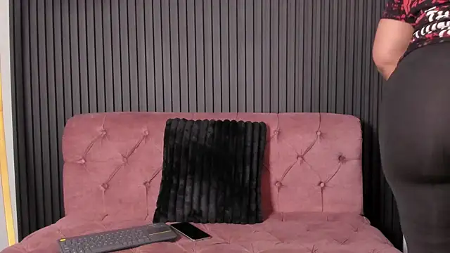 KarolWest  online show from January 2026 12:34:01 PM