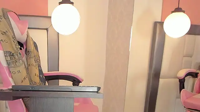 KarolWest  online show from December 2025 12:07:02 PM