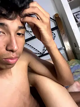 aurora 082 online show from December 2025 10:21:01 PM