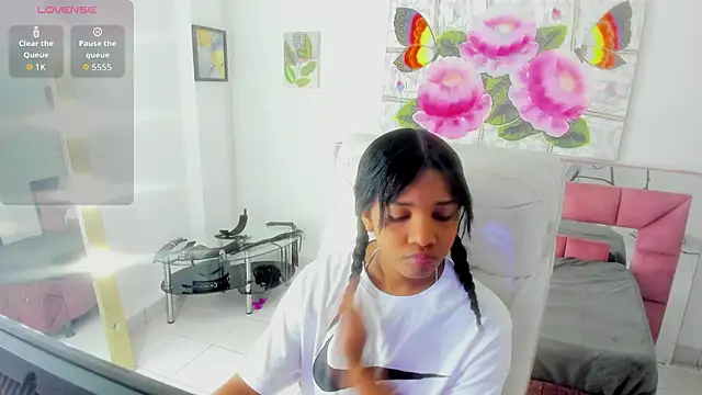 Snapshot of miiyaako_ds chatting on December 2025 09:48:01 PM miiyaako ds online show from December 2025 09:48:01 PM