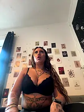 Snapshot of lunabaddie chatting on November 2025 08:58:02 AM lunabaddie online show from November 2025 08:58:02 AM