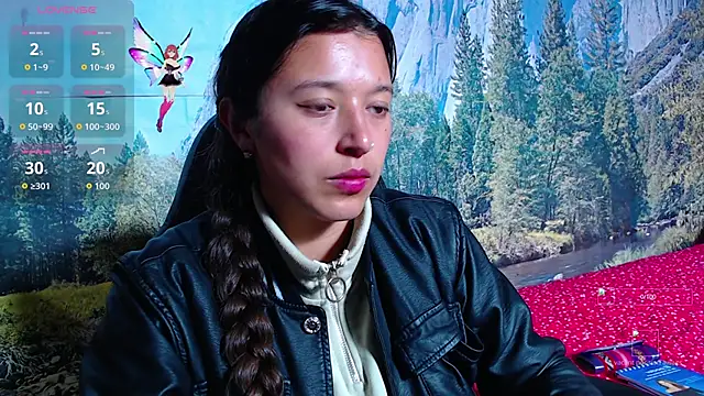 Snapshot of luanablood chatting on December 2025 11:16:01 PM luanablood online show from December 2025 11:16:01 PM