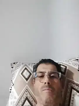 Snapshot of Fuegosutil chatting on November 2025 04:57:02 AM Fuegosutil online show from November 2025 04:57:02 AM