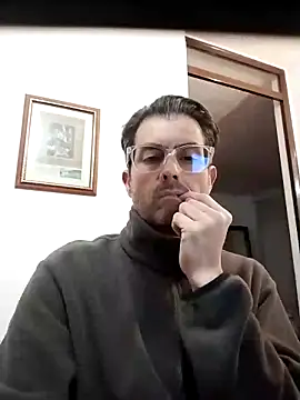 Snapshot of Fuegosutil chatting on November 2025 11:27:01 PM Fuegosutil online show from November 2025 11:27:01 PM