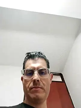 Fuegosutil online show from December 2025 08:04:02 PM