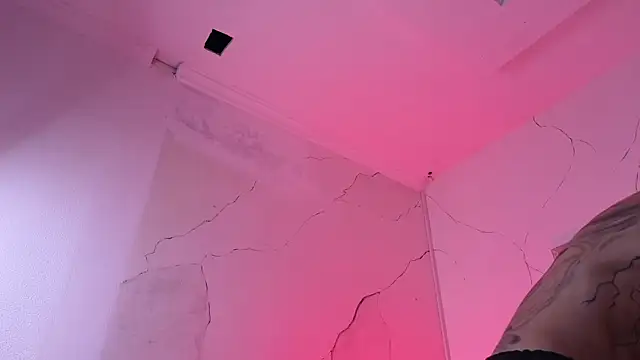 Paulo 527 online show from April 2026 09:43:01 PM