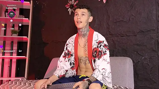 Paulo 527 online show from December 2025 08:53:02 PM