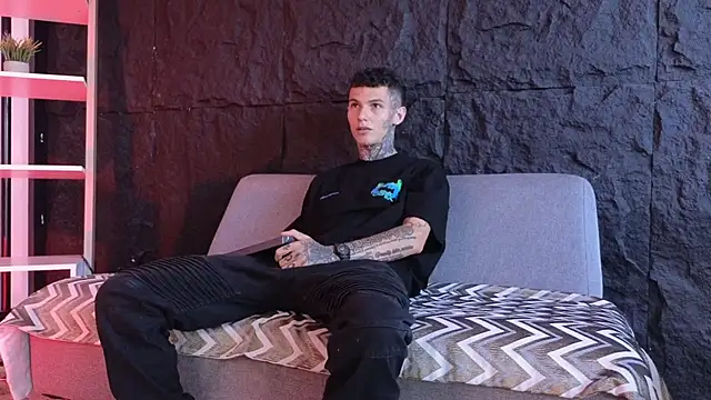 Paulo 527 online show from January 2026 09:33:02 PM