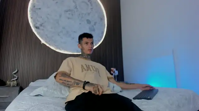 Paulo 527 online show from April 2026 05:44:02 AM