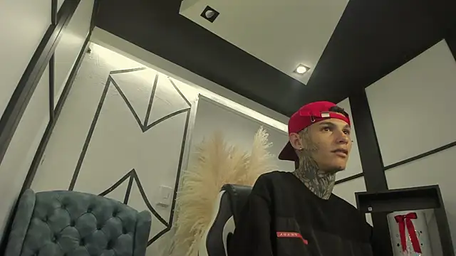 Paulo 527 online show from February 2026 07:35:02 PM