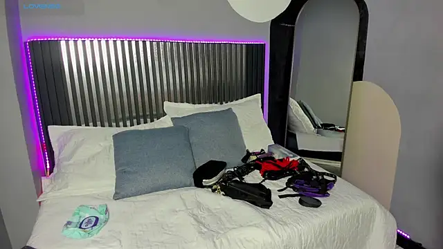 nora temptress online show from April 2026 03:08:01 PM