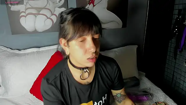 nora temptress online show from March 2026 03:13:02 PM