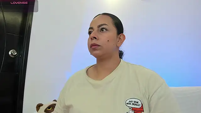 jimena chic1 online show from June 2026 06:45:02 PM