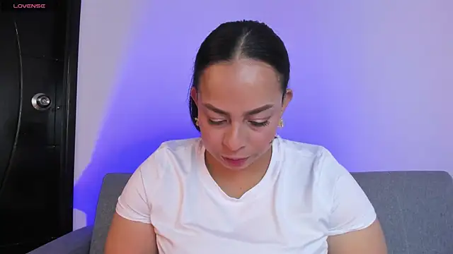 jimena chic1 online show from June 2026 06:17:01 PM