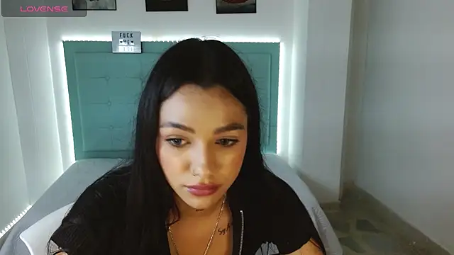 Snapshot of Kloe_Watson chatting on December 2025 08:04:02 PM Kloe Watson online show from December 2025 08:04:02 PM