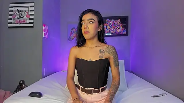 Snapshot of VictoriaMeller chatting on December 2025 10:04:01 PM VictoriaMeller online show from December 2025 10:04:01 PM