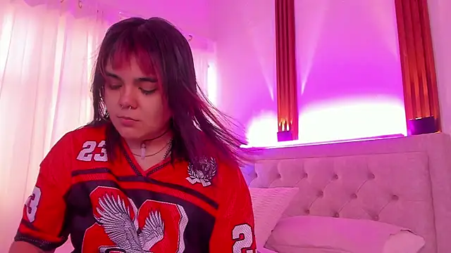 DakottaBluu online show from December 2025 05:25:01 PM