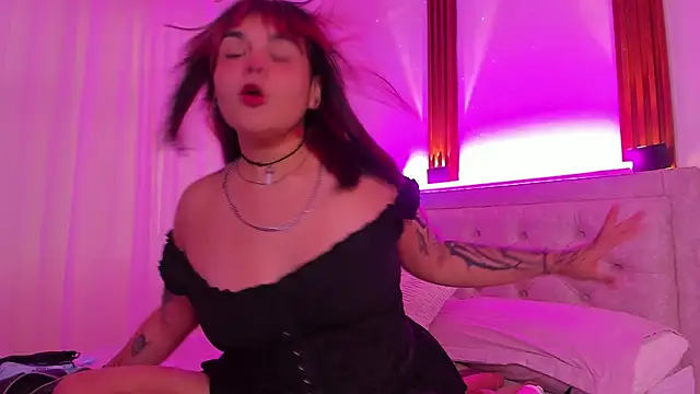 DakottaBluu online show from November 2025 08:42:02 PM