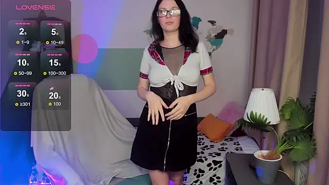 Lisa Nerdy online show from November 2025 05:46:01 PM