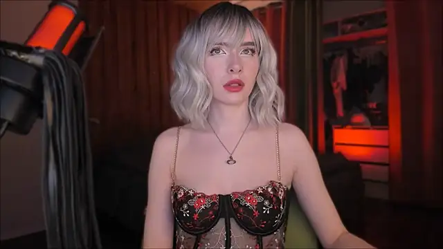 Mistress Iris online show from December 2025 08:56:02 PM