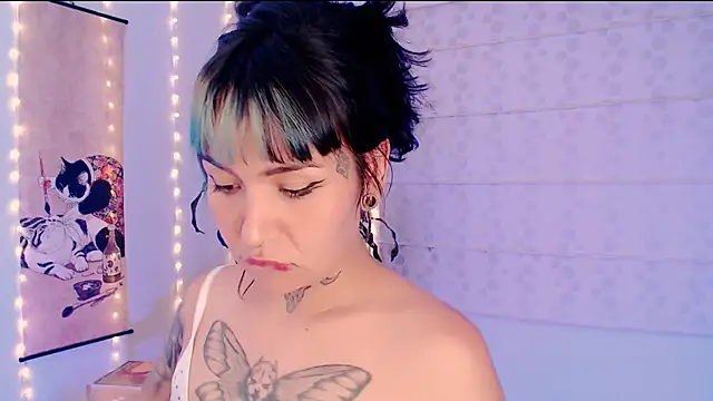 justmartina  online show from April 2026 02:02:02 AM