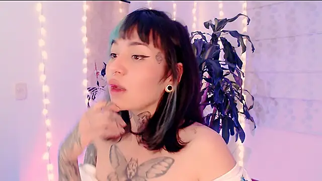 justmartina  online show from April 2026 02:02:02 AM