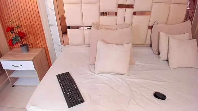 samantha quinnn online show from February 2026 04:24:02 AM